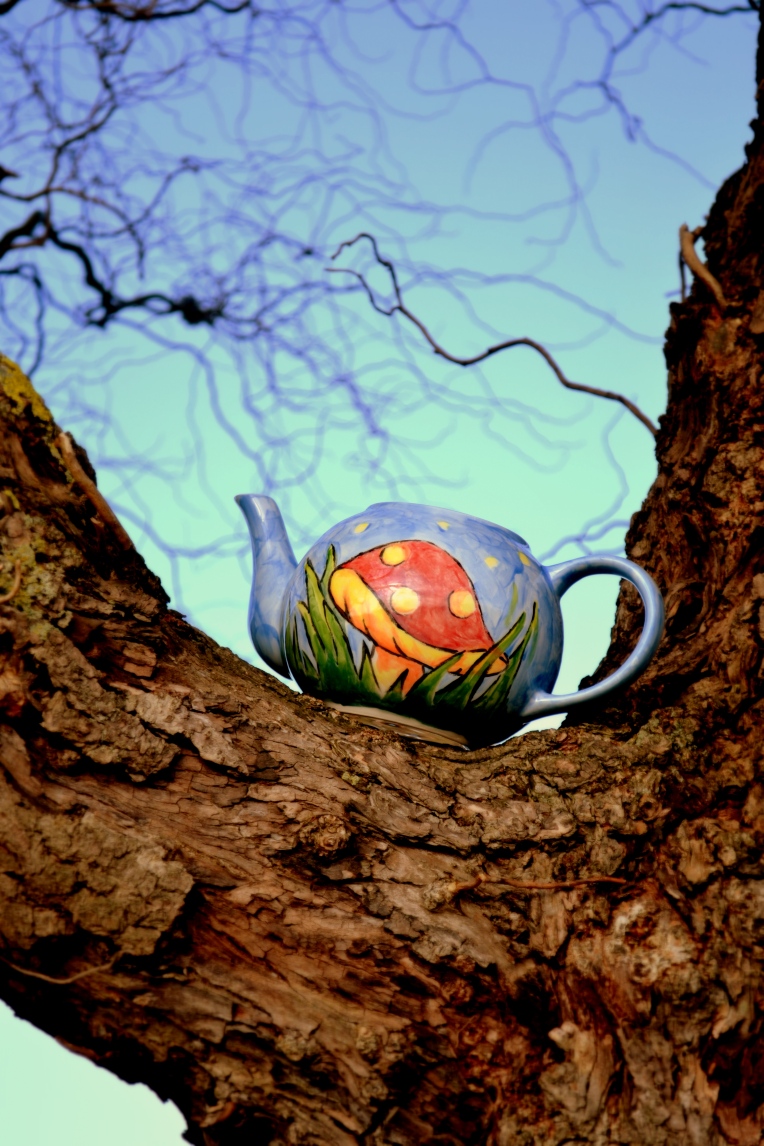 teapot on tree 2
